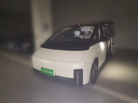 理想汽车 理想MEGA 2025款 Home 家庭特别版