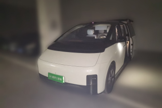 理想汽车 理想MEGA 2025款 Home 家庭特别版