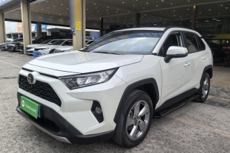 丰田 RAV4荣放 2020款 2.0L CVT四驱风尚PLUS版