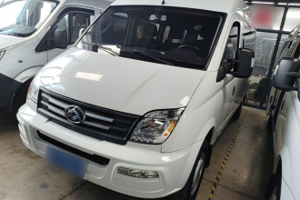 上汽大通MAXUS 新途V80 2021款 2.0T 手动经典傲运通127PS中轴中顶6/7/8/9座