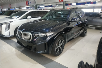 宝马X5 2023款 xDrive 30Li 尊享型M运动曜夜套装