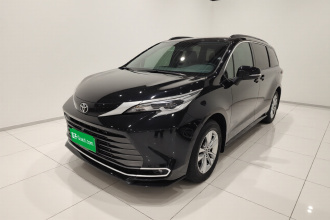 丰田 赛那SIENNA 2024款 2.5L混动 四驱尊贵版