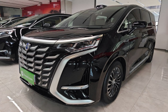 腾势D9 2025款 DM-i 智驾版 1020 四驱旗舰型