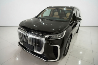 岚图汽车 岚图梦想家 2025款 PHEV 四驱尊贵鲲鹏版