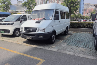 依维柯得意 2017款 2.5T A35客车5-7座47Z5