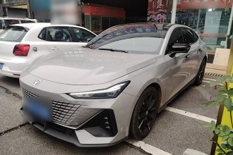 长安UNI-V 2022款 1.5T 尊贵型