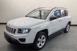 Jeep 指南者(进口) 2015款 2.0L 两驱运动版