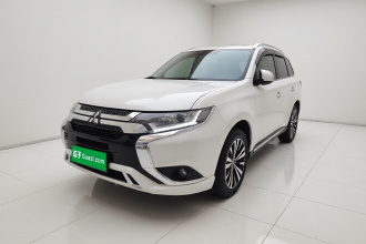 三菱 欧蓝德 2021款 2.0L 两驱畅享版 5座