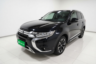 三菱 欧蓝德 2020款 2.0L 两驱畅享版 5座