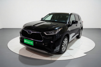 丰田 汉兰达 2022款 双擎 2.5L 四驱至尊版 7座