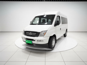 上汽大通MAXUS 新途V80 2021款 2.0T 手动经典傲运通127PS中轴中顶6/7/8/9座