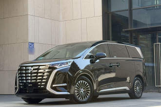 腾势D9 2024款 DM-i 1050 尊享型