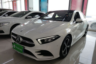 奔驰A级 2022款 改款三 A 200 L 运动轿车时尚型