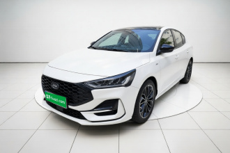 福特 福克斯 2022款 两厢 EcoBoost 180 自动ST Line