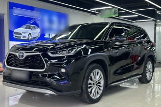 丰田 汉兰达 2022款 双擎 2.5L 四驱尊贵版 7座