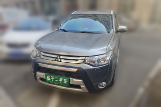 三菱 欧蓝德(进口) 2014款 2.4L 四驱豪华超值版 5座