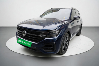 大众 途锐 2023款 3.0TSI 锐享版 曜黑运动套装