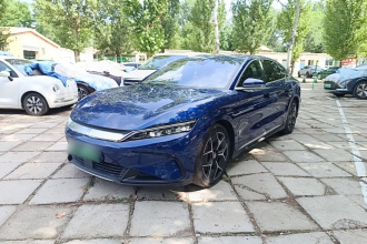 比亚迪 汉 2022款 EV 创世版 715KM前驱尊荣型