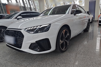 奥迪A4L 2024款 40 TFSI 豪华动感型(星夜版)