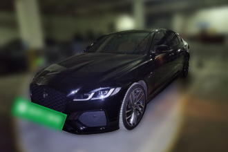 捷豹XFL 2025款 2.0T P300 四驱90周年典藏版