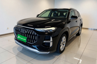 奥迪Q6 2024款 45 TFSI quattro 齐云型 羽林套装 6座