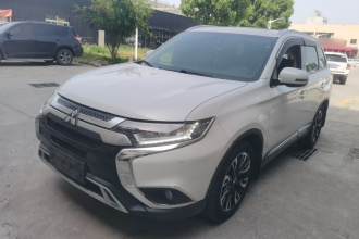 三菱 欧蓝德 2019款 2.0L 两驱畅享版 7座 国V