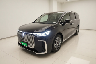 岚图汽车 岚图梦想家 2025款 PHEV 四驱旗舰鲲鹏版