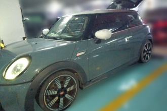 MINI 2023款 2.0T COOPER S 弧光特别版