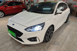 福特 福克斯 2021款 两厢 EcoBoost 180 自动ST Line