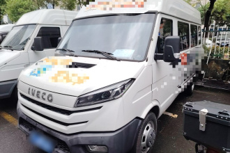 依维柯得意 2025款 2.5T A37M1多用途乘用车 中轴中顶双胎