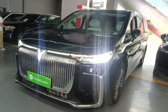 岚图汽车 岚图梦想家 2025款 PHEV 四驱尊贵鲲鹏版