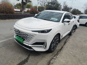 长安UNI-K 2021款 2.0T 全轮驱动尊贵型