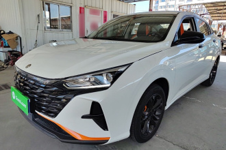 东风风神 奕炫 2023款 马赫版 1.5L 自动追风版