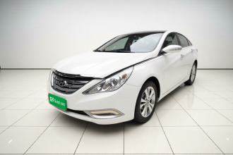 现代 索纳塔 2013款 2.0L 自动豪华版