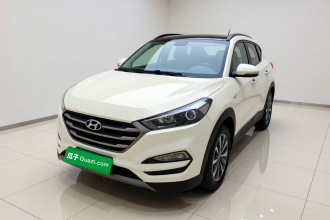 现代 途胜 2015款 1.6T 双离合两驱领先型