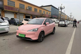 哪吒汽车 哪吒V 2022款 潮 400 Lite 粉色定制款