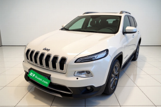 Jeep 自由光 2020款 2.0L 两驱经典运动版