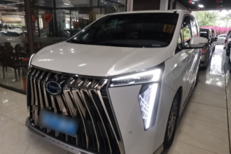 广汽传祺 传祺M8 2023款 宗师系列 双擎 御尊版