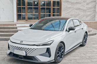 长安UNI-V 2025款 1.5T 500Bar尊贵型