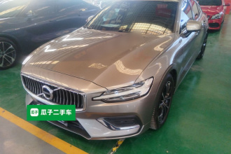 沃尔沃S60 2021款 T4 智逸豪华版