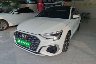 奥迪A3 2023款 A3L Limousine 35 TFSI 时尚运动型