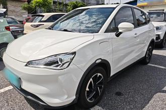 哪吒汽车 哪吒V 2021款 长续航娱乐版升级型