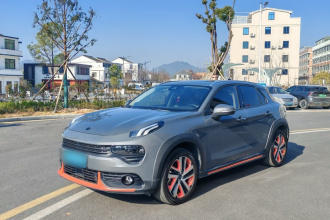 领克02 2021款 1.5TD DCT两驱耀 冠军版