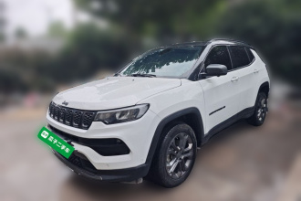 Jeep 指南者 2021款 220T 自动四驱80周年纪念版