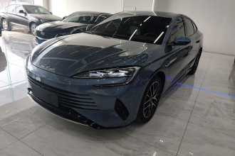 比亚迪 海豹 2023款 DM-i 1.5L 121km 尊贵型