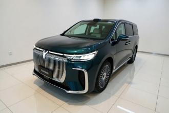 岚图汽车 岚图梦想家 2025款 PHEV 四驱旗舰乾崑版
