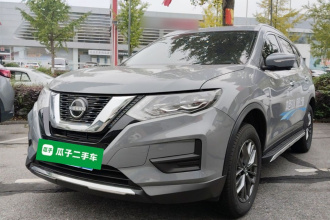 日产 奇骏 2025款 荣誉 2.0L 两驱领先版