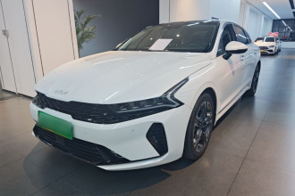 起亚K5 2025款 1.5T 尊贵版