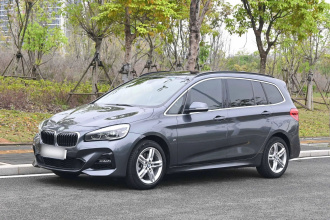 宝马2系多功能旅行车 2019款 220i 尊享型运动套装