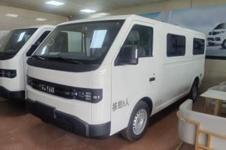 SRM鑫源新能源E3L 2025款 宁德41.86Kwh 305KM 实用型客车